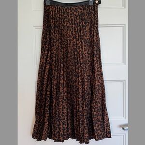 Zara maxi leopard print pleated skirt Sm